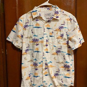Medium Penguin Palm Tree-Print Hawaiian Style Button Down